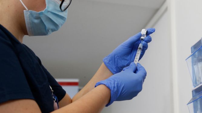 Vacunas contra el COVID-19 bajo el análisis del GACH, MSP y Udelar