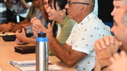 Yamandú Orsi se reunió con el PIT-CNT y abordó propuestas laborales y tributarias