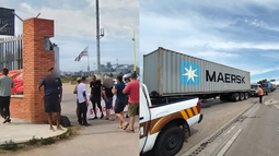 Camioneros movilizados en el Puerto por reclamos salariales; Caminera advierte por alteraciones en el tránsito