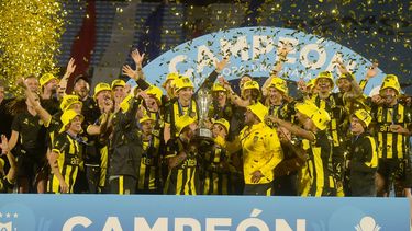Peñarol se quedó con la Supercopa: el clásico terminó sin goles y fue más efectivo en los penales