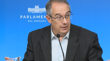 Bancada del Frente Amplio citará a Nicolás Martinelli