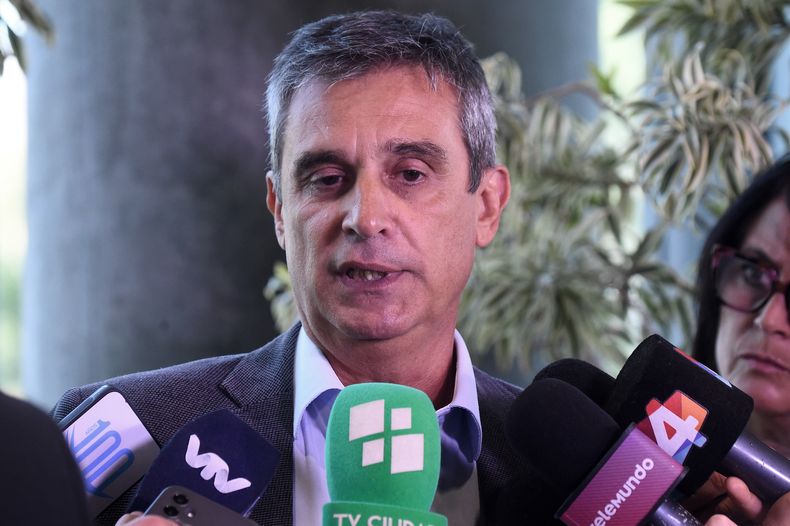 BROU presentó sistema de cobro con celulares que sustituye al POS sin costos iniciales ni fijos