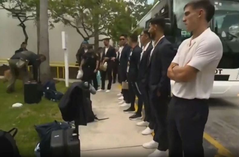 El insólito control policial a la selección uruguaya antes del debut mundialista ante Arabia Saudita
