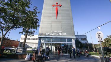 Negocian condiciones para médicos de Casa de Galicia