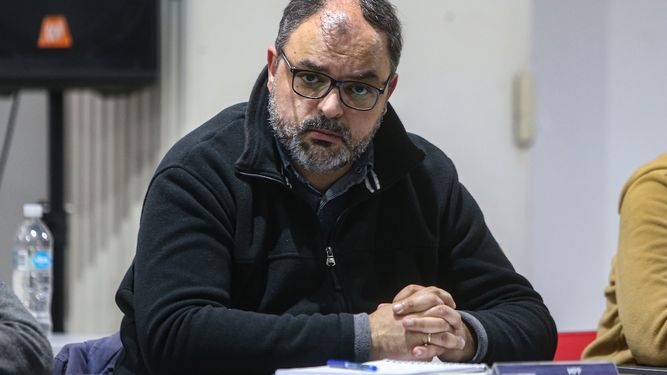 Frente Amplio defendió gestión de Charles Carrera