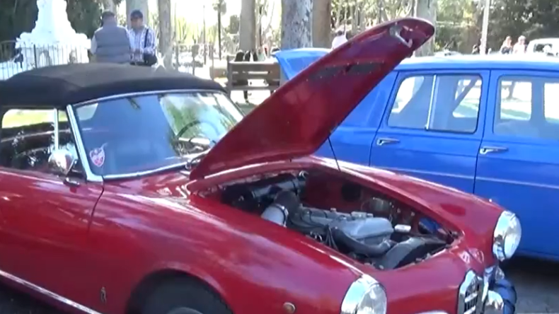 Dos exposiciones de autos en distintos puntos del Uruguay.