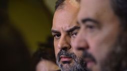 Charles Carrera y Mario Bergara presentaron denuncia por espionaje