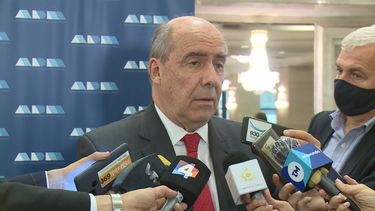 Amorín Batlle propuso desmonopolizar el pago de rentas vitalicias