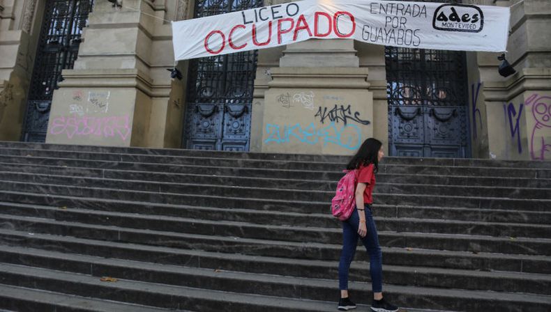 Estudiantes del IAVA ocuparán el liceo los primeros días de diciembre