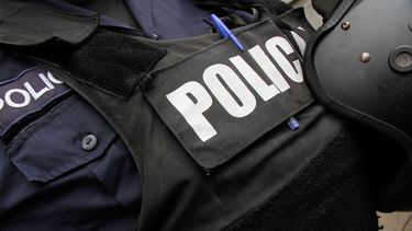 Un joven armado con un cuchillo asaltó una joyería de Colón