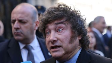 Milei llamó dictador a Pedro Sánchez y el Gobierno español respondió que no acepta injerencias externas