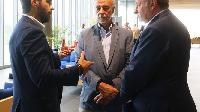 Líderes de la futura oposición harán contrapropuesta a lista de cargos ofrecidos por el Frente Amplio