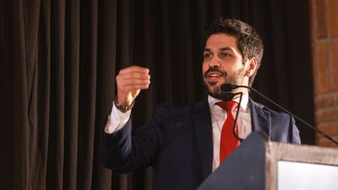 Andrés Ojeda votó y aseguró que Bergara va a ganar residualmente por ser candidato del Frente Amplio