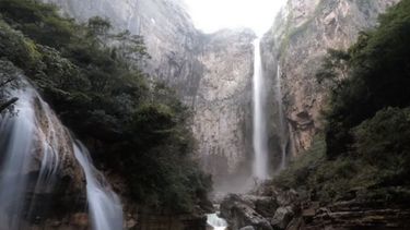 fraude: descubren que la cascada mas alta y turistica de china esta alimentada por una tuberia
