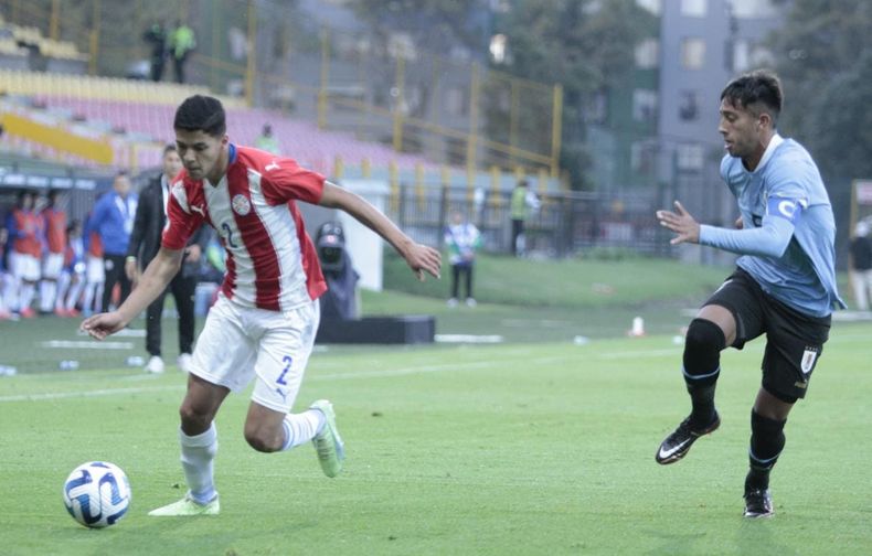Paraguay - Uruguay en el Sudamericano Sub 20 en Colombia.
