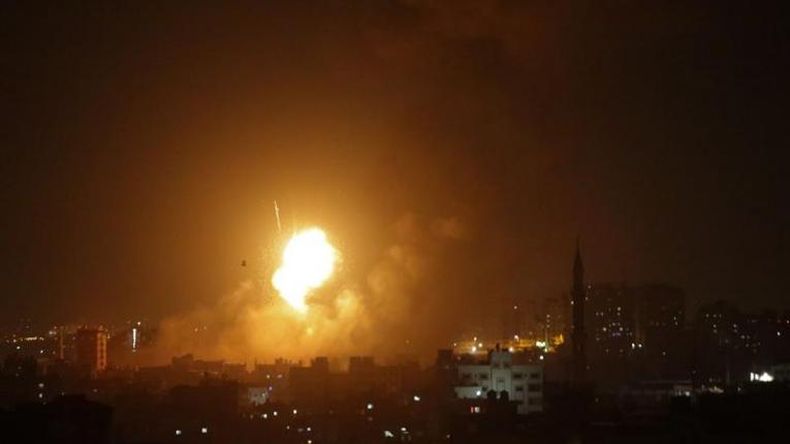 Noche de bombardeos en Gaza deja tres muertos