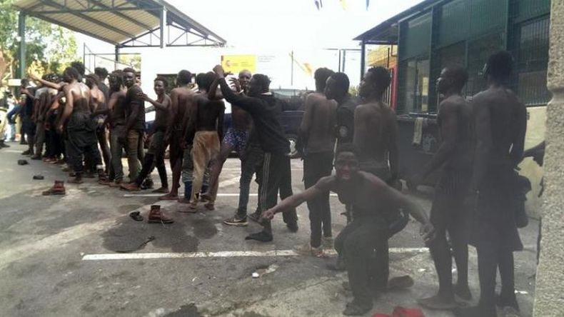 Ceuta: Ataque con palos, cal viva y excremento
