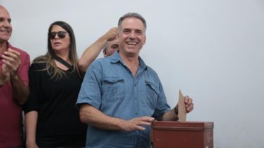 Yamandú Orsi votó en Canelones: Quiero ser presidente de Uruguay y no pensé en otro plan