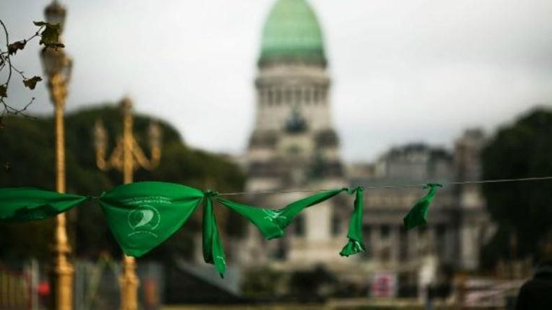 Senado argentino debate ley de aborto