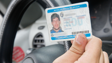 Detectaron una libreta de conducir irregular en San José; las autoridades presentaron denuncia policial