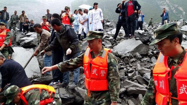 Desprendimiento de tierra deja 120 desaparecidos en China