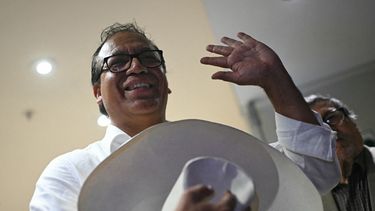 Abren juicio en Perú al candidato presidencial Roberto Sánchez, a pocas horas de la segunda vuelta electoral