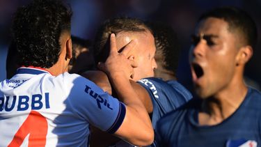 Defensor Sporting y Nacional están igualando 1 a 1 en el Franzini Defensor Sporting y Nacional están igualando 1 a 1 en el Franzini