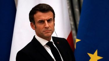 Francia: Parlamento aprobó moción de censura que hace caer al primer ministro