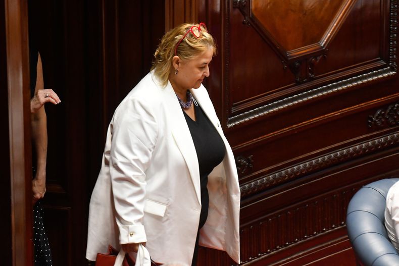 La oposición convocará a Sandra Lazo al Parlamento por caso Cardama: "Es imperioso que comparezca"