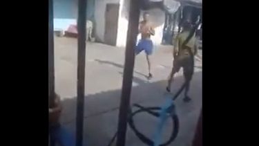 Inician una investigación por video con presos boxeando