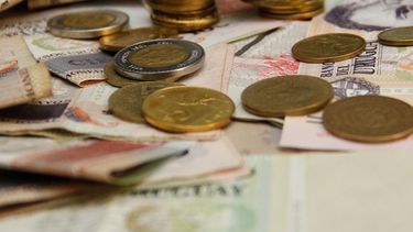 la economia: el principal problema del pais segun equipos consultores