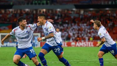 Una lástima: Nacional lo ganaba 3 a 0 y terminó igualando frente a Inter en su visita a Porto Alegre