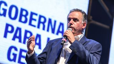 Yamandú Orsi llamó a no acostumbrarse a la violencia e instó a los partidos a estar todos juntos