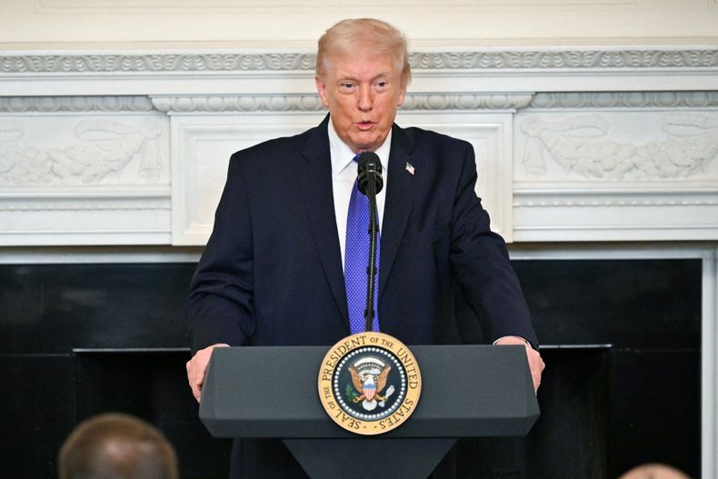 Donald Trump: "Vamos a destruir sus misiles y arrasar por completo su industria misilística"