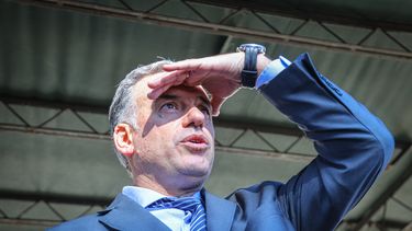 Yamandú Orsi inició su primera gira internacional como presidente con escalas en España, Argentina y Brasil