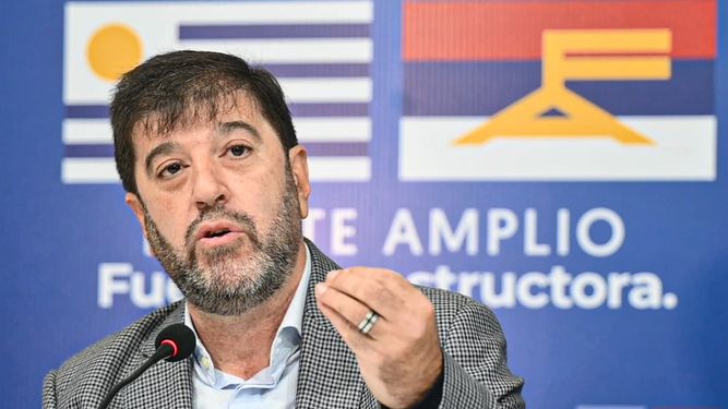 Pereira pidió a Lacalle Pou que derogue decreto sobre cigarrillos