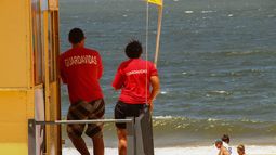Los guardavidas de Montevideo no prestarán servicios hasta el miércoles en reclamo de más personal