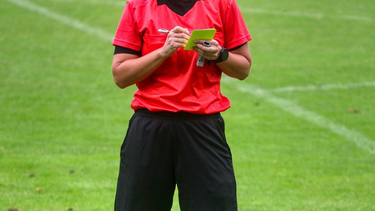 quien es el arbitro para uruguay vs argentina por eliminatorias y cuales son sus antecedentes con la seleccion