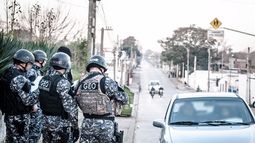 Un hombre se atrincheró en su vivienda con una niña de dos años; tenía un arma y fue detenido