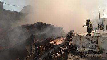Bomberos logró extinguir importante incendio de depósito en barrio Reus
