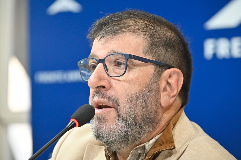 Fernando Pereira dijo que dirigentes blancos y colorados anteponen a Rendición de Cuentas "objetivo electoral"