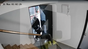 Robaron una caja fuerte de una empresa de transporte en Florida y encerraron al sereno durante el hurto Robaron una caja fuerte de una empresa de transporte en Florida y encerraron al sereno durante el hurto