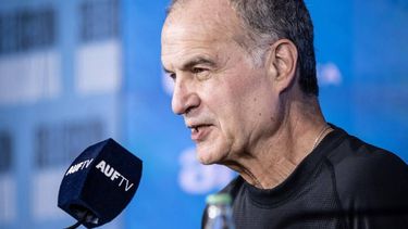 Marcelo Bielsa DT de Uruguay.