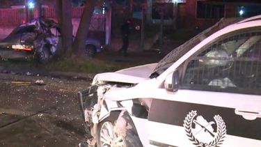 Camioneta de la Republicana chocó un auto y hubo dos lesionados