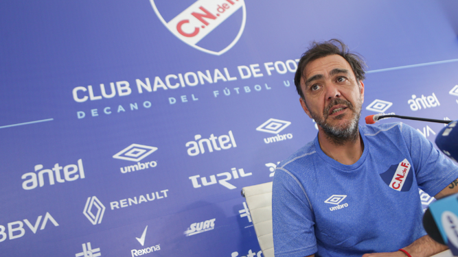 Álvaro Recoba, director técnico de Nacional.