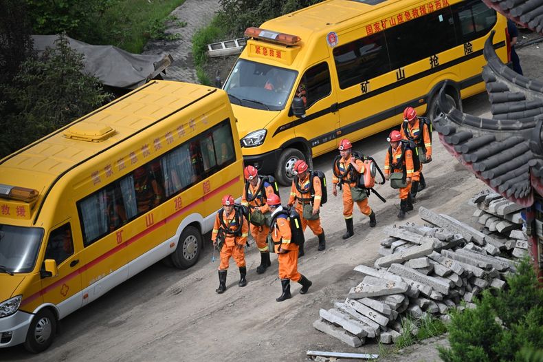 Al menos 82 personas murieron por una explosión de gas en una mina de carbón al norte de China