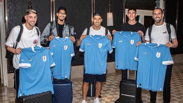 asi llegaron los futbolistas celestes a abu dhabi