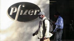 Pfizer lamentó fallo que suspendió vacunas contra el COVID-19