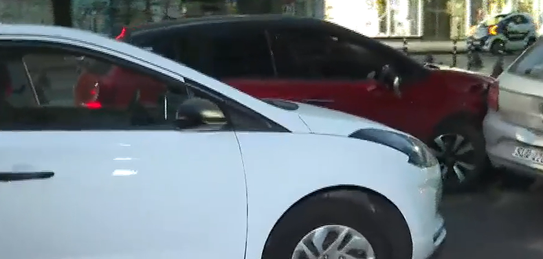 Cordón: un automovilista se desvaneció al volante y chocó a otros dos vehículos