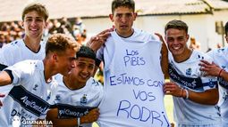 Futbolista intentó suicidarse y su club salió al rescate